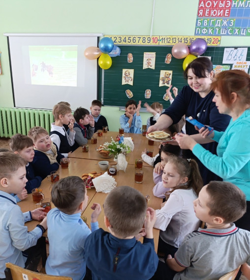 Масленица в школе..